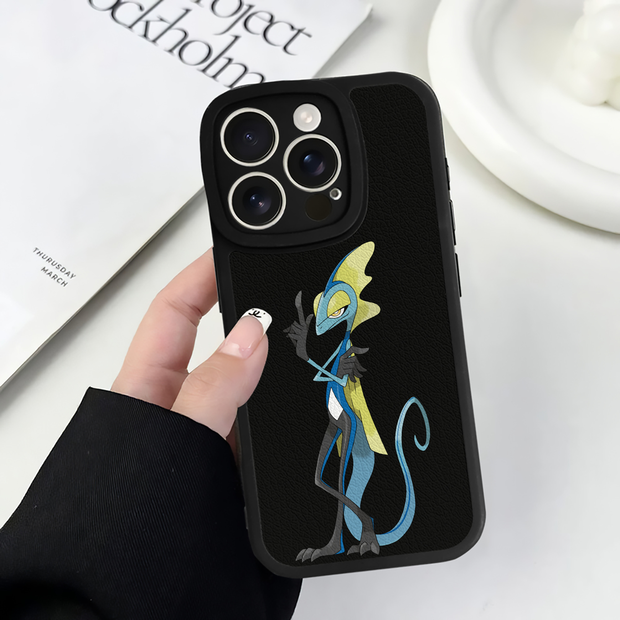 （画像用） ポケットモンスター Pokémon 【iPhone 16シリーズ対応】シリコンスマホケース（レザー調） 材質：シリコン
